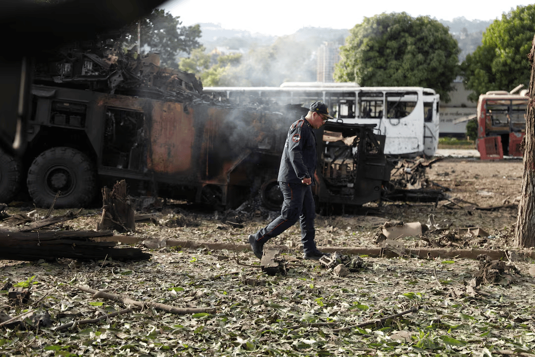 Explosions in Caracas during US Delta Force raid capturing President Maduro