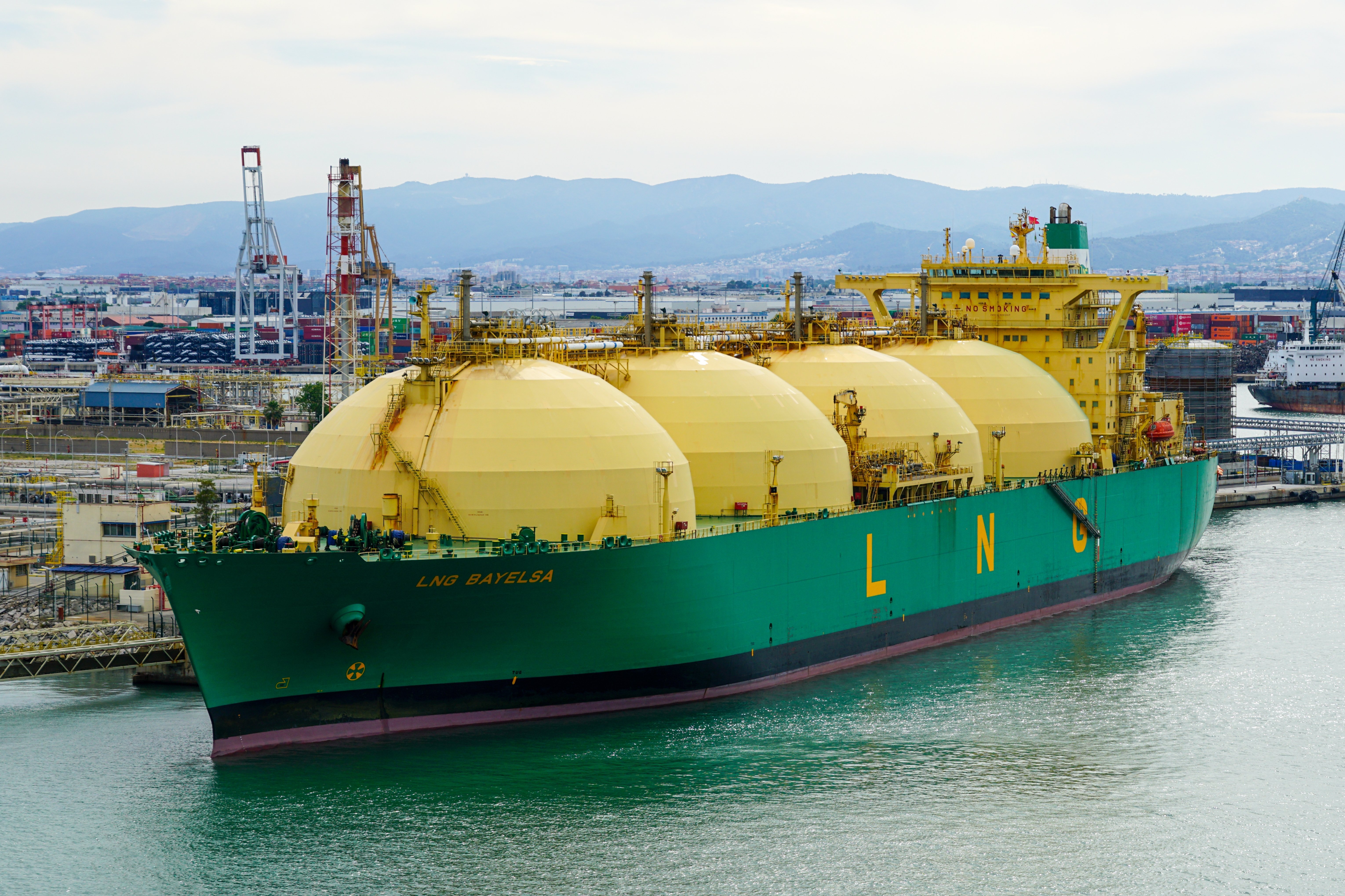 Europe LNG imports surge amid energy crisis LNG terminal in Europe as gas prices surge during energy crisis