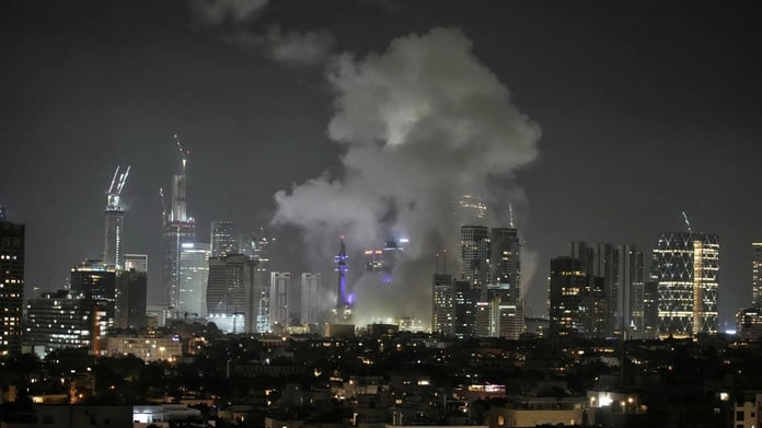 Iranian missile strike over Tel Aviv after US-Israel attacks on Iran