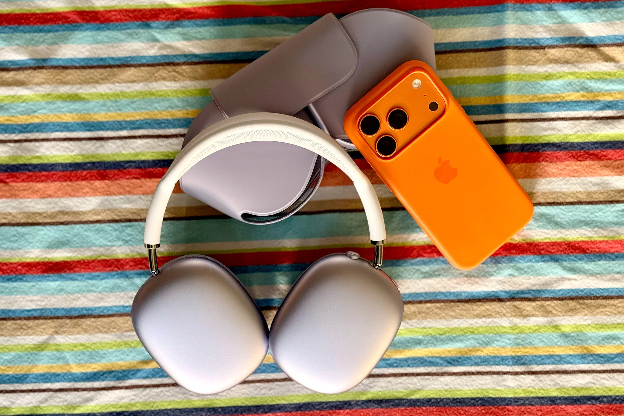Apple AirPods Max 2 design and H2 chip features