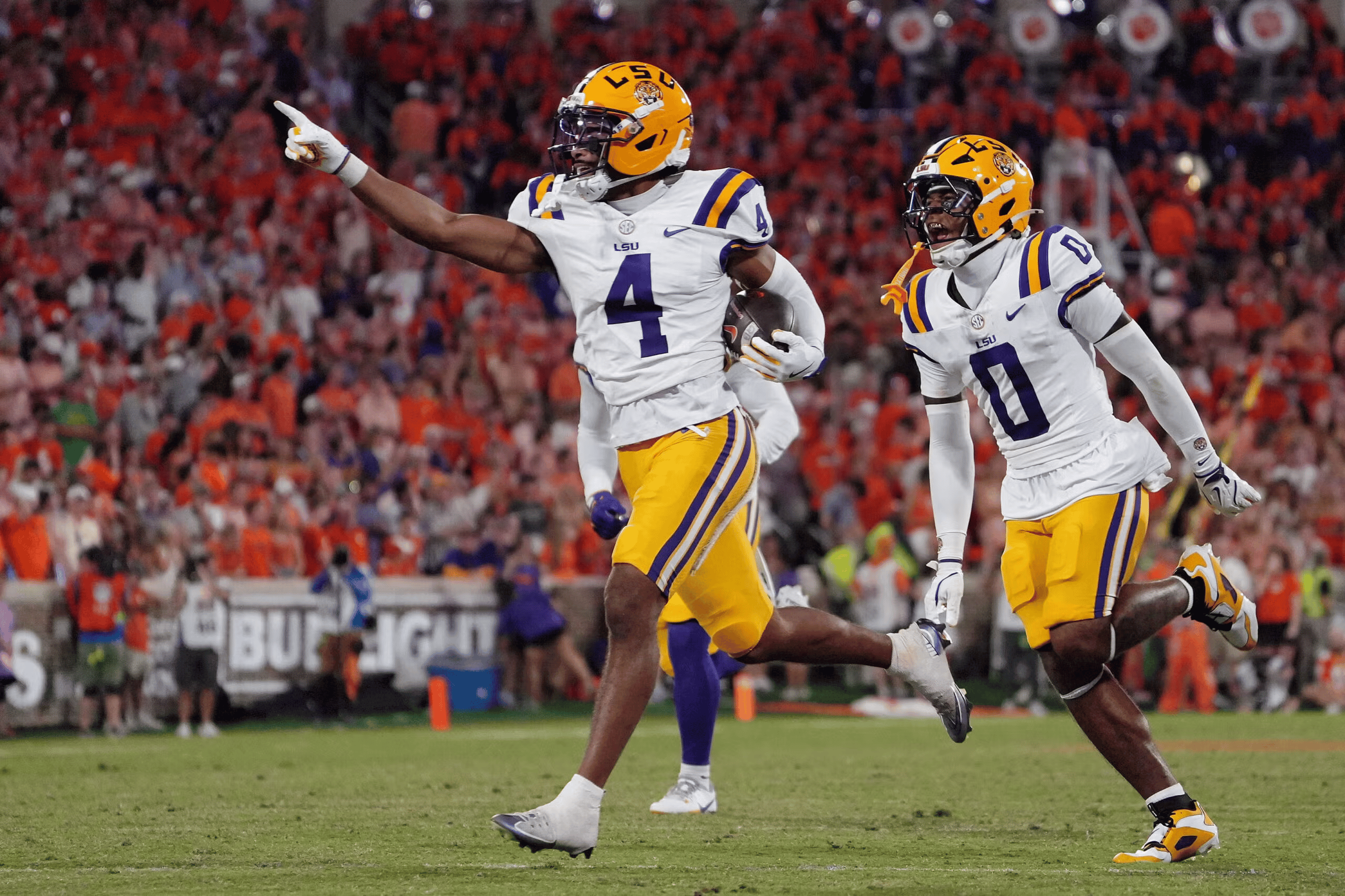 Dallas Cowboys trade into No. 3 pick in 2026 NFL Draft mock as Chiefs reshape top 10