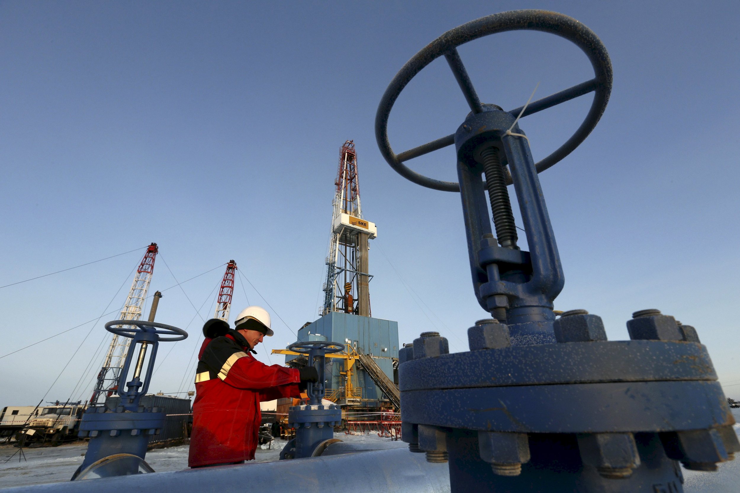 Global energy crisis after OPEC output collapse and rising demand for Russian oil