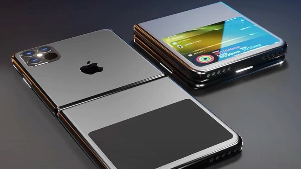 iPhone Ultra Foldable Display Comparison iPhone Ultra folded and unfolded display comparison leak