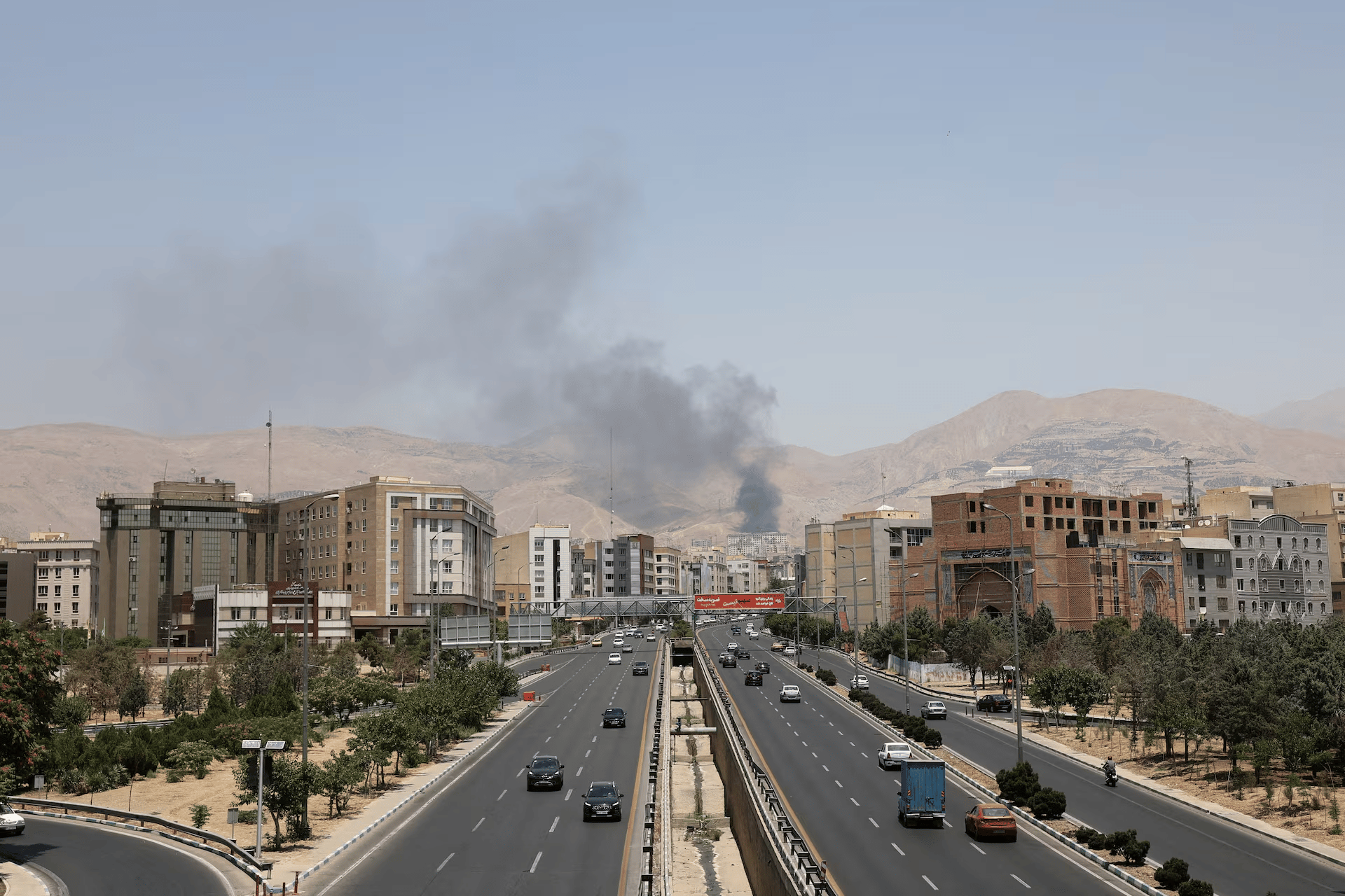 Oil prices fall sharply after Iran opens Hormuz route