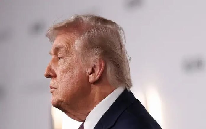 Wall Street traders react as oil prices fall after Trump Iran ceasefire amid ongoing Middle East tensions
