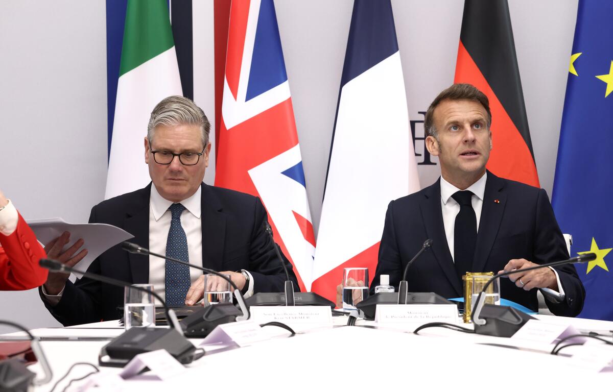 Keir Starmer and Emmanuel Macron discuss Strait of Hormuz security initiative