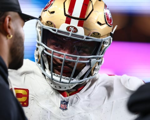 Trent Williams blocks during 49ers game after signing $50M extension