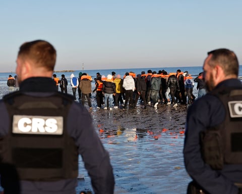 Migrants crossing the English Channel in small boats as UK France migrant deal targets asylum seekers deportation