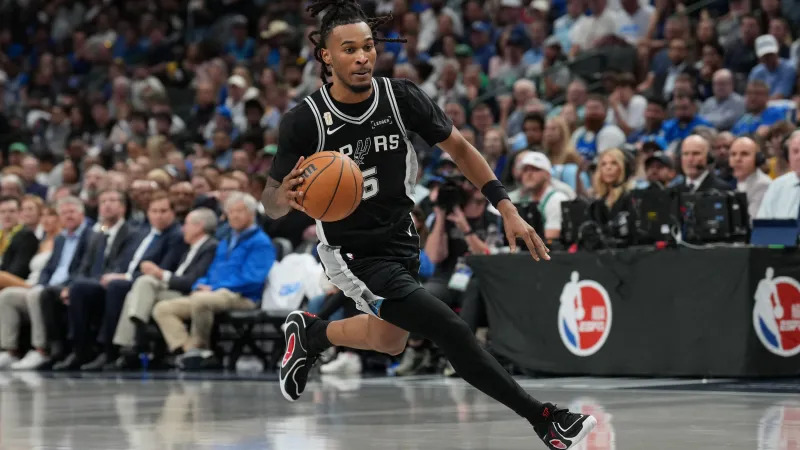 Stephon Castle scoring during Spurs Game 6 win over Timberwolves