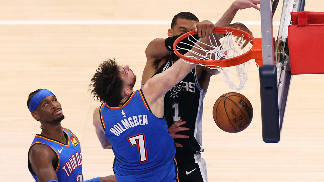 Wembanyama anchors Spurs defense Victor Wembanyama blocks Chet Holmgren during Spurs vs Thunder Game 4