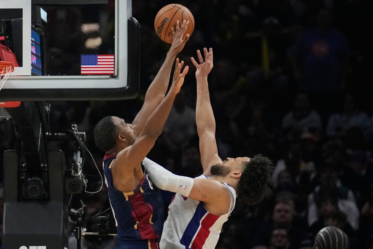 Cade Cunningham Dominates Cleveland Again Cade Cunningham attacks the basket against the Cavaliers during Detroit’s Game 6 victory