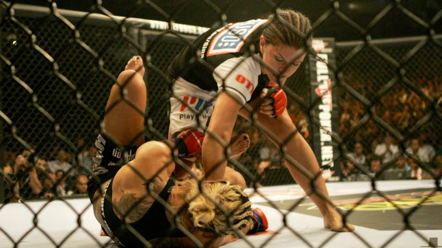 Gina Carano in early MMA fight during Strikeforce era