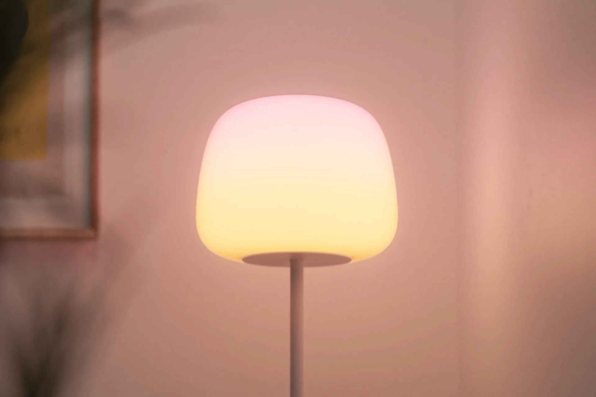 Close-up of Govee Floor Lamp 3 LED structure and lighting diffusion system