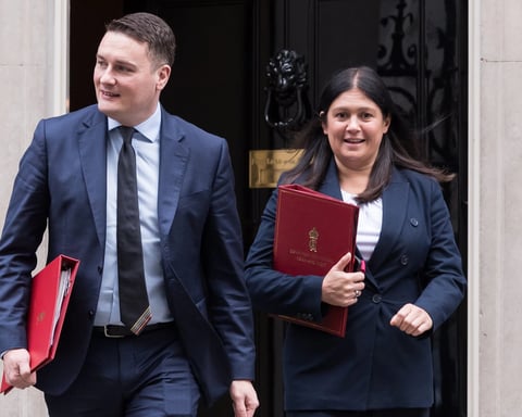 Lisa Nandy accuses Wes Streeting of fundamental misreading over EU rejoin pledge as Labour Brexit civil war erupts