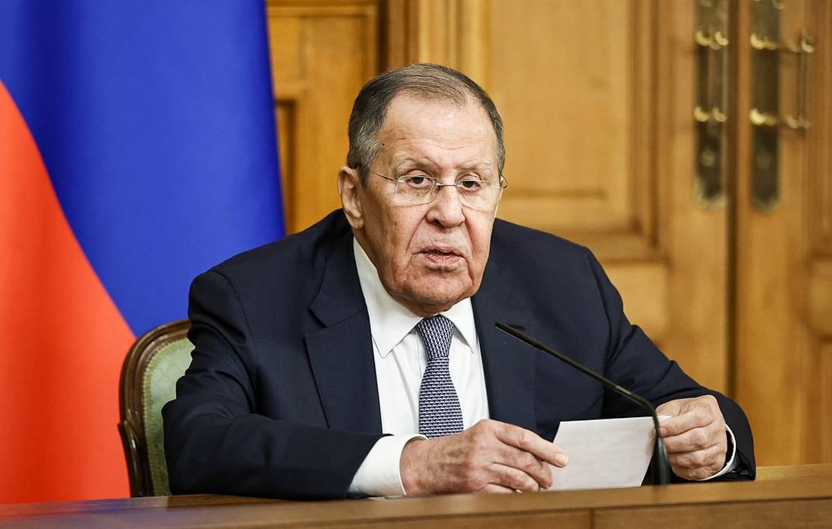 Sergey Lavrov speaking at press conference on US Russia relations and sanctions policy