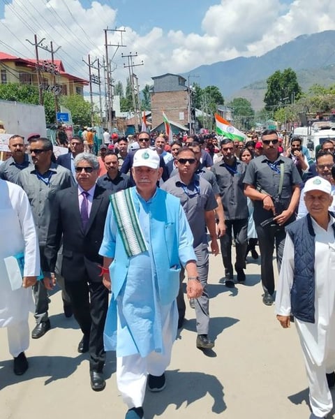 Lieutenant Governor Manoj Sinha leads the 100-Day Nasha Mukt JK Abhiyan anti-drug padyatra in Bandipora