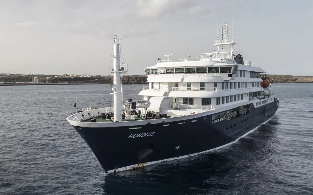 MV Hondius cruise ship isolated at sea near Cape Verde during suspected hantavirus outbreak quarantine situation
