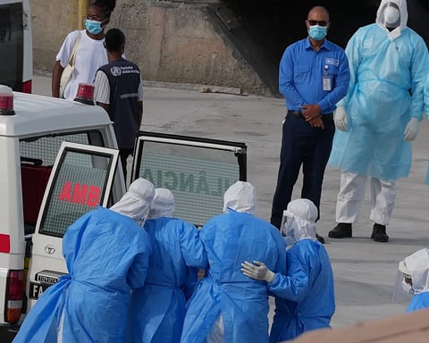 Healthcare workers evacuating passengers from MV Hondius amid hantavirus outbreak