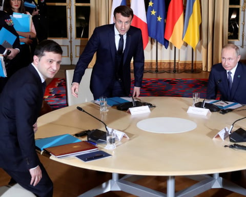 Volodymyr Zelensky and Vladimir Putin amid stalled Ukraine peace negotiations