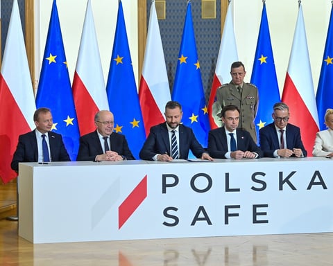 Polish Defense Minister Kosiniak-Kamysz and Canadian counterpart sign SAFE defense cooperation letter of intent