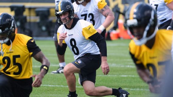 Steelers Locker Room Reacts to Rodgers Return Pittsburgh Steelers locker room reacting to Aaron Rodgers joining team OTAs
