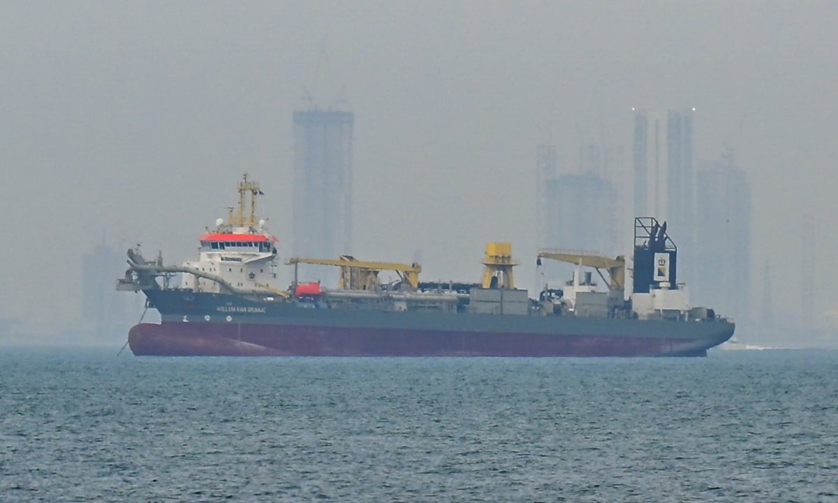 Oil tankers crossing the Strait of Hormuz amid rising global tensions