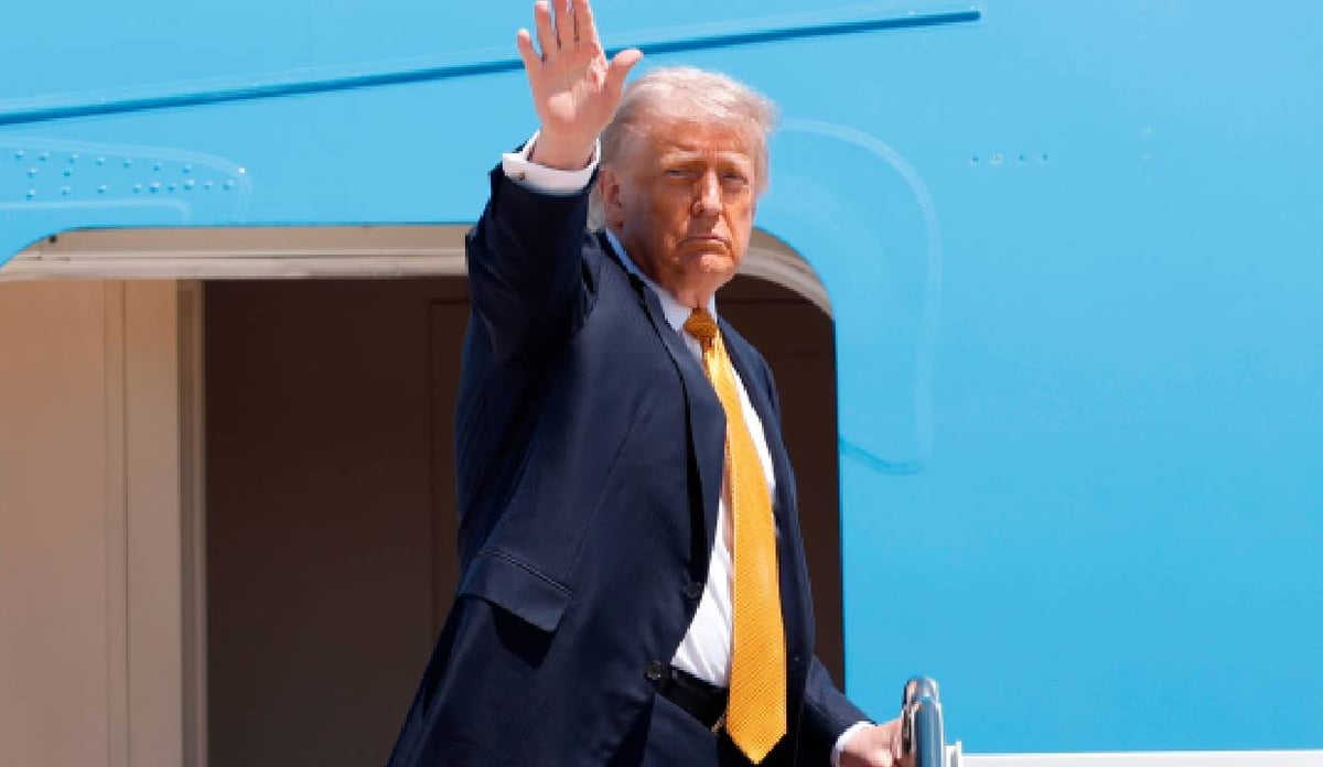 Donald Trump arrives in Beijing for high-stakes summit talks with Xi Jinping