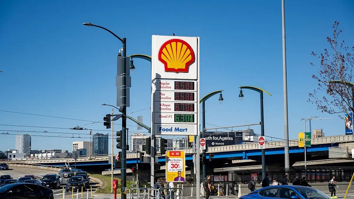 US gasoline prices surge as Iran war drives inflation and energy costs higher across America