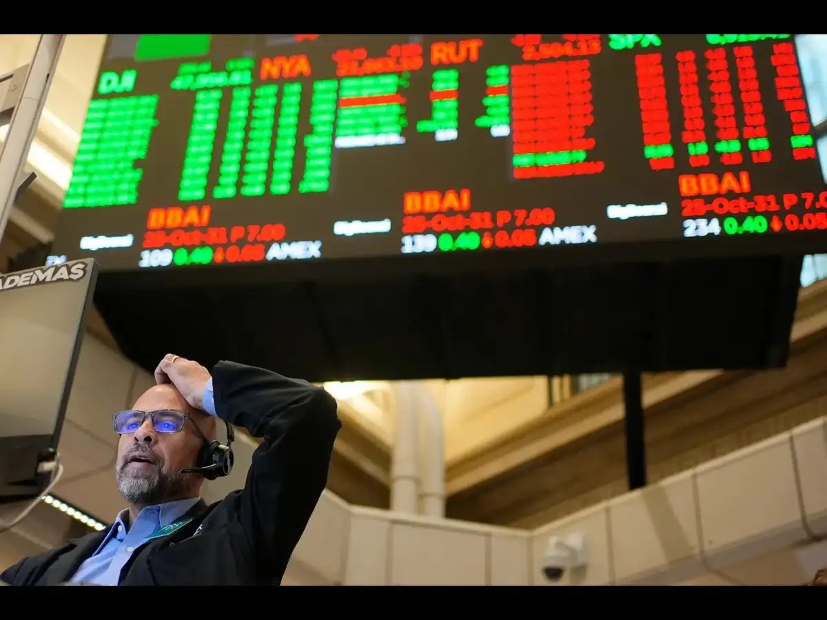 Wall Street traders monitor markets as Iran oil tensions and Strait of Hormuz fears shake the global economy