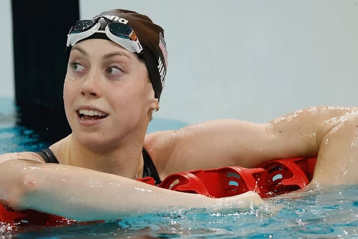 Gretchen Walsh touches the wall after breaking the women's 50-meter freestyle world record at the Sette Colli Trophy in Rome