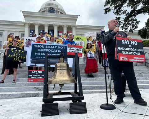 Abraham Bonowitz of Death Penalty Action leads a demonstration against the death penalty in Montgomery, Alabama