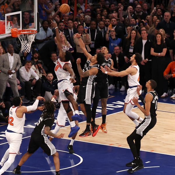 OG Anunoby tips in the match winner for the Knicks in Game 4 of the NBA Finals at Madison Square Garden