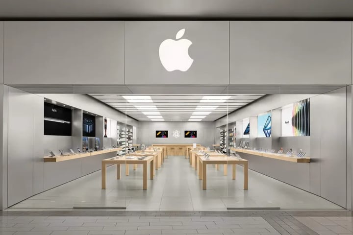 Apple Towson Town Center store in Maryland before its permanent closure in June 2026