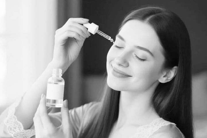 Peptide therapy vials used in anti-aging and longevity treatments popular among wealthy biohackers and billionaires