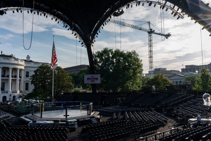 Ciryl Gane wins interim UFC heavyweight title against Alex Pereira at UFC Freedom 250 on the White House South Lawn