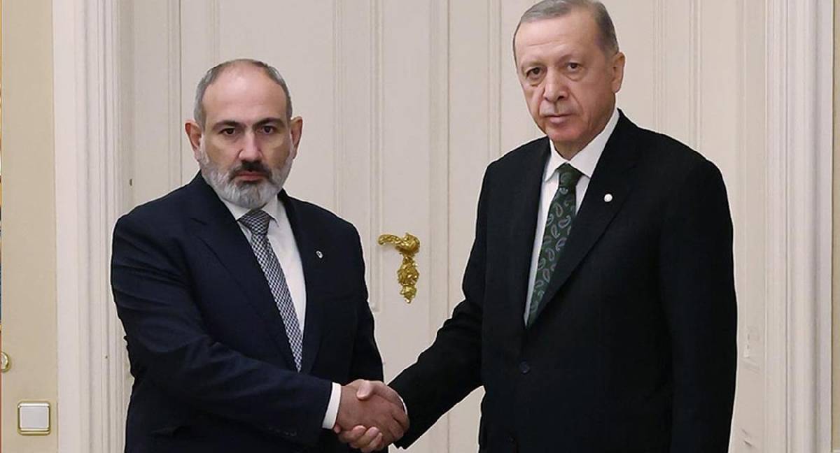 Erdogan meets Pashinyan at Dolmabahce Presidential Office in Istanbul for Turkey-Armenia normalization talks