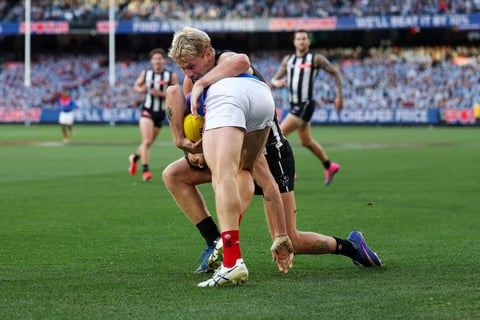 Billy Frampton calls for help after Brody Mihocek suffers neck fracture at the MCG, June 8, 2026