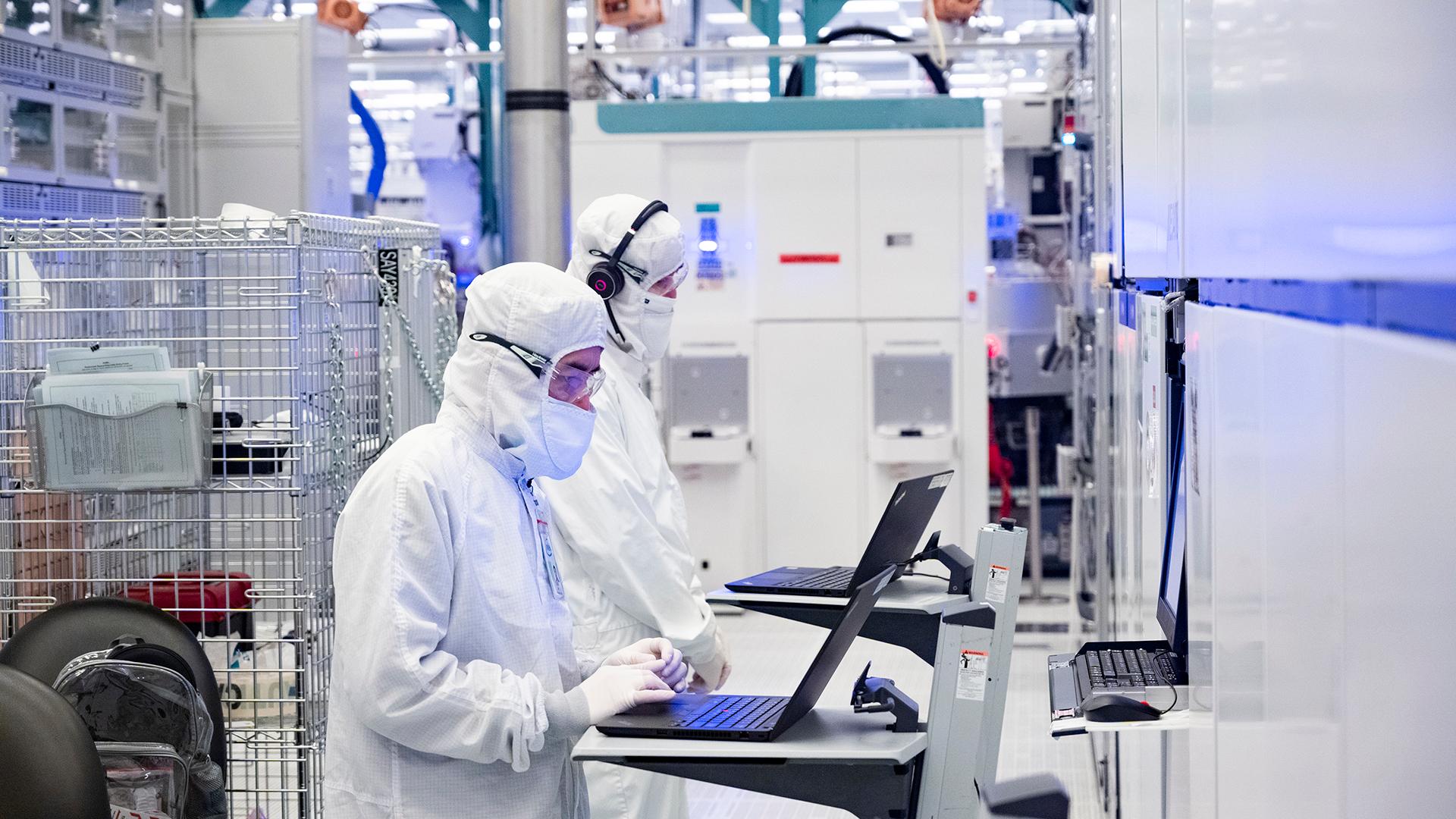 Intel Foundry semiconductor manufacturing facility and advanced process technology