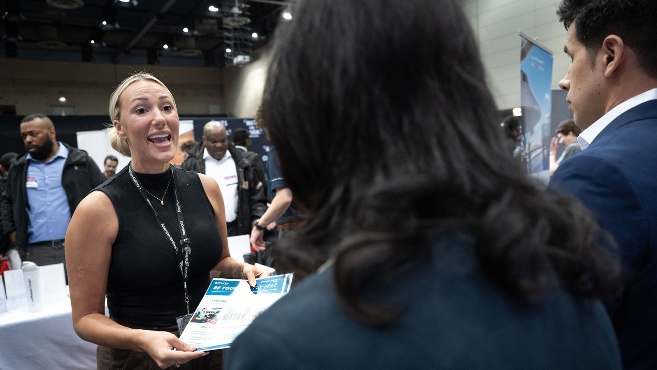 Job seekers at a small business summit and job fair hosted by the Chicago Department of Aviation May 12 2026 amid US labor market uncertainty