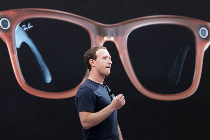 Meta Ray-Ban smart glasses, which contain a camera indistinguishable from ordinary eyewear, at the centre of the EFF's NameTag facial recognition code discovery in June 2026