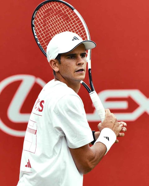 Rafael Jodar practices at Queen's Club ahead of his ATP grass-court debut at the HSBC Championships 2026