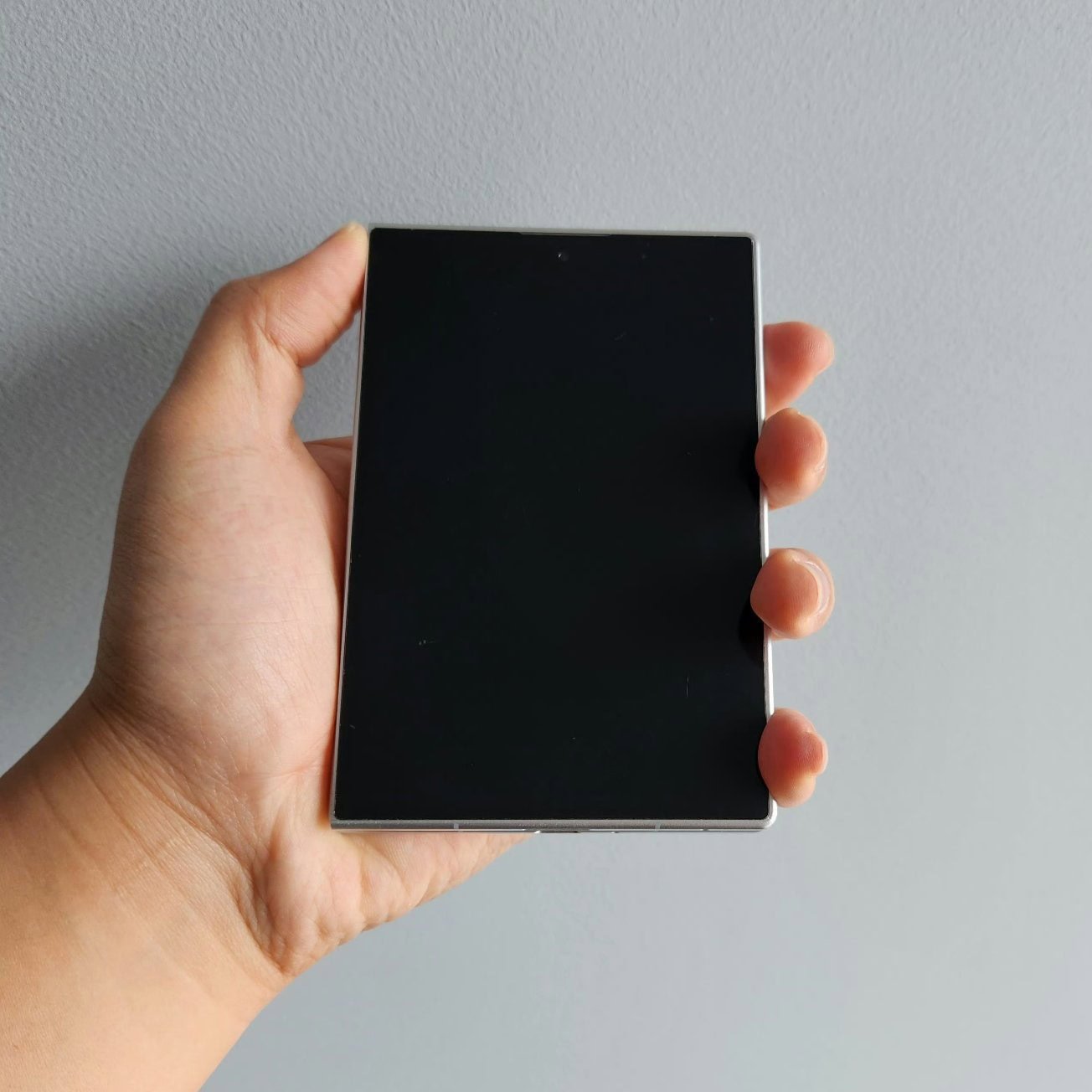 Samsung Galaxy Z Fold 8 Wide and Z Fold 8 Ultra dummy units side by side front view showing size difference