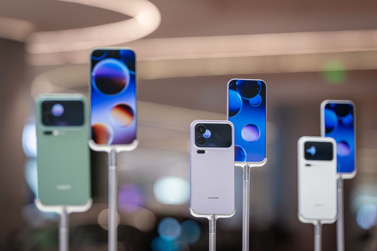 Smartphone Prices Rising in 2026 Due to AI Chip Shortage
