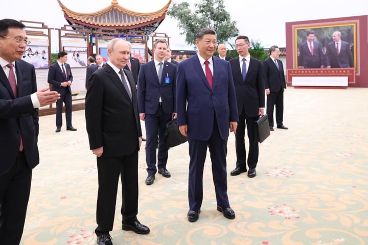 Russian President Vladimir Putin and Chinese Vice President Han Zheng at a joint event ahead of SPIEF 2026