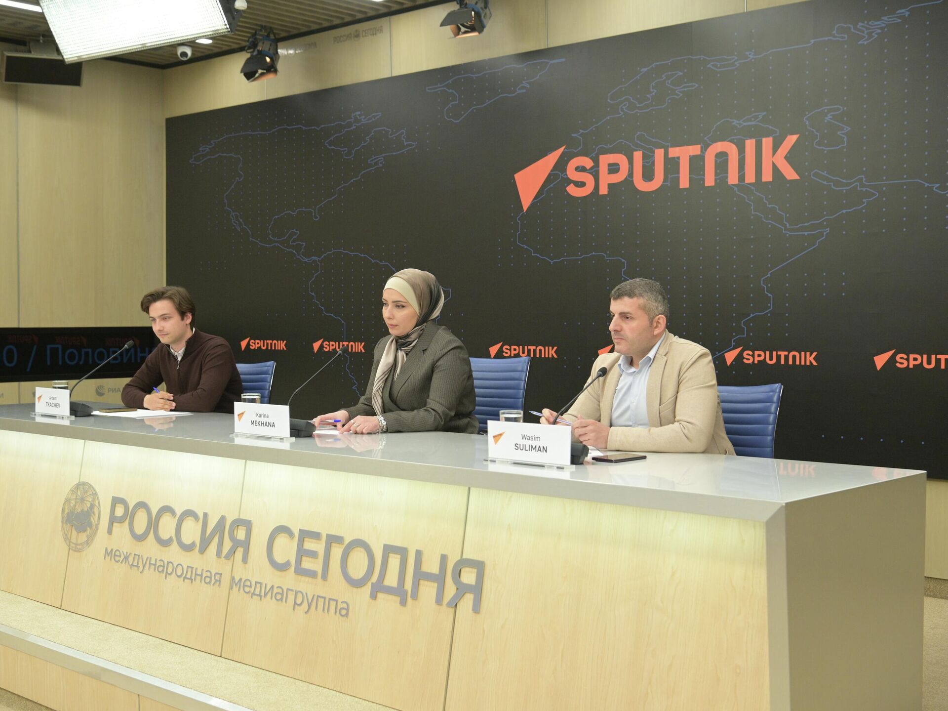 Karina Mhanna and Wasim Suliman speaking at SputnikPro workshop in Gaza, May 2026