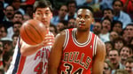 Stacey King defending for the Chicago Bulls during an NBA game circa 1990