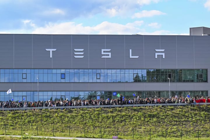 Tesla Gigafactory Berlin under EU regulatory pressure amid rising EV competition