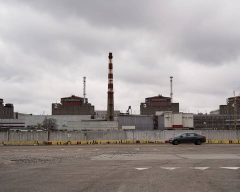 Zaporozhye Nuclear Power Plant aerial view, Ferrosplavnaya-1 power line restoration