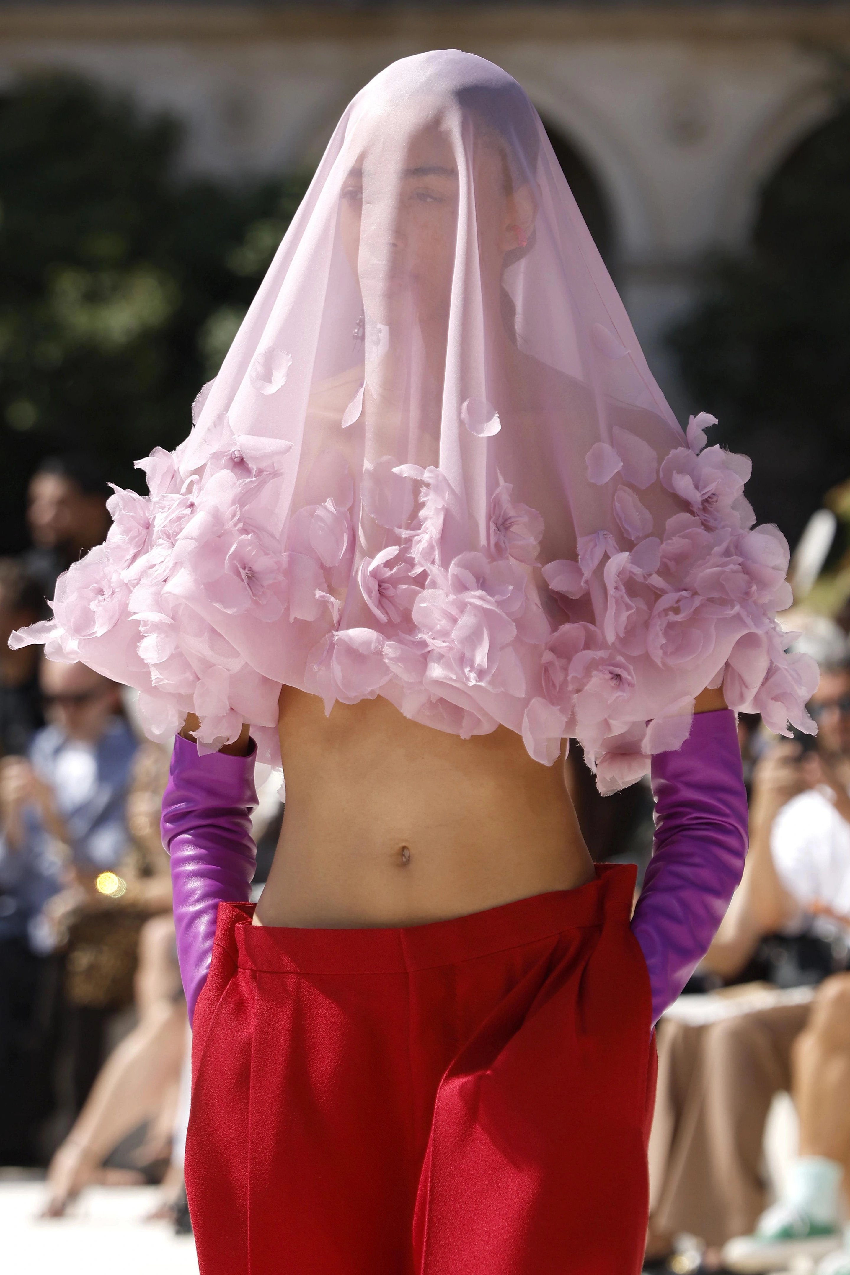 Balenciaga Haute Couture fall-winter 2026 second purple and red ensemble by Pierpaolo Piccioli