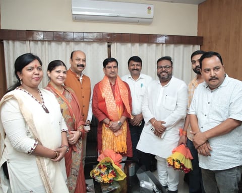Dr. Vijay Ranjan Gains Attention in Sikandarpur as Public Outreach Drives Political Buzz